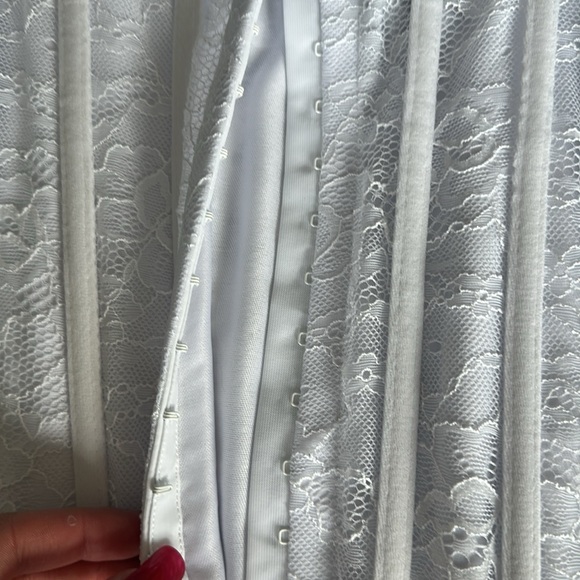 White strapless corset top - Picture 3 of 4